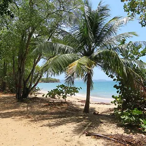 Korn Lambis Hébergement de vacances